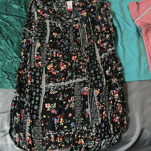 Bundle of 4 short sleeve shirts Size M - Picture 2 of 9